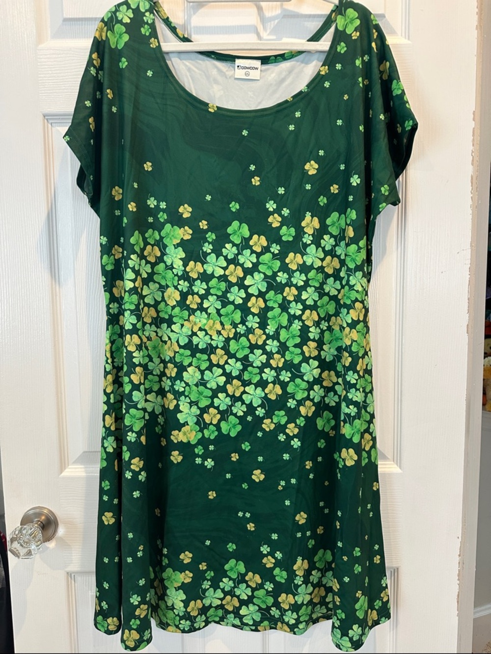 4X St. Patrick’s Day Green Clover-Print Midi Dress with Scoop Neck
